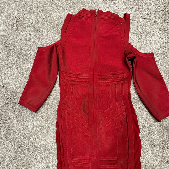 Stunning Body Con Dress in Red with sheer side panels. - Picture 3 of 3